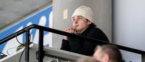 Demnächst auch auf dem Eis. Jake Virtanen schaute am Dienstag beim Spiels seines neuen Teams in Nürnberg noch von der Tribüne aus zu. 