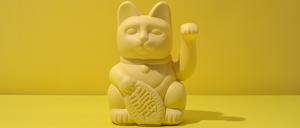 China Katze, waving cat