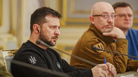 Resnikow (Mitte) gehört nicht zum engsten Kreis um Wolodymyr Selenskyj.