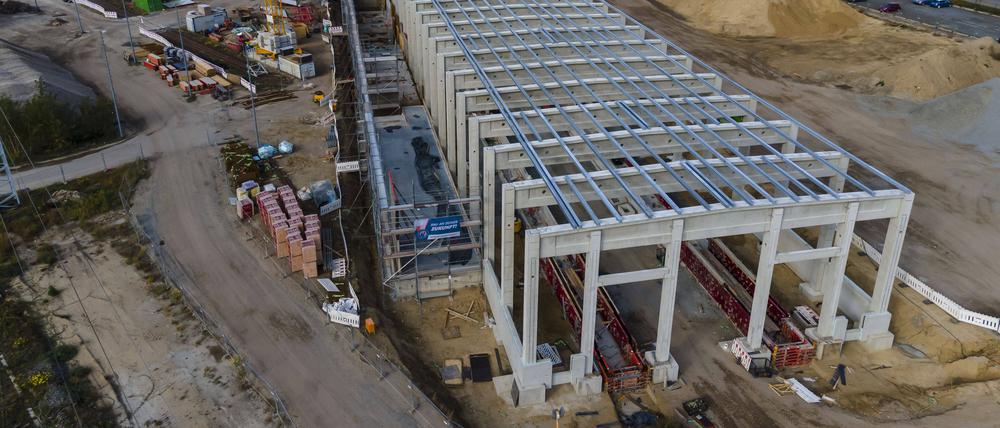 Das Instandhaltungswerk für ICE-Züge in Cottbus ist in Bau und soll 2024 den Betrieb aufnehmen.