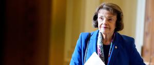 FILE PHOTO: U.S. Senator Dianne Feinstein (D-CA) leaves the Senate Democrats weekly policy lunch at the U.S. Capitol in Washington, U.S., July 20, 2021. REUTERS/Elizabeth Frantz/File Photo