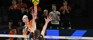 Mit neuer Frisur tat sich Diagonalangreifer Marek Sotola gegen Ankara hervor.