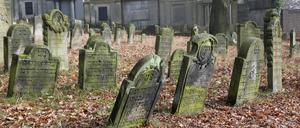 Der Jüdische Friedhof wurde 1743 eingeweiht.