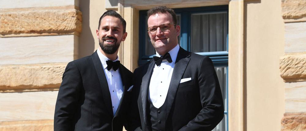 Jens Spahn (r.) mit seinem Ehemann Daniel Funke (Archvibild).