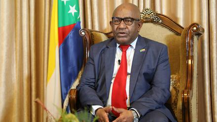 220119 -- MORONI, Jan. 19, 2022 -- Comorian President Azali Assoumani speaks in an interview with Xinhua in Moroni, the Comoros, on Jan. 13, 2022. TO GO WITH Interview: China plays leading role for fairer, more prosperous world, says Comorian president COMOROS-MORONI-COMORIAN PRESIDENT-INTERVIEW DongxJianghui PUBLICATIONxNOTxINxCHN