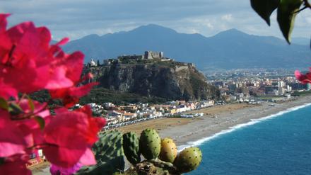 Milazzo an der Nordküsten Sizilien, Fährort zu den Äolischen Inseln