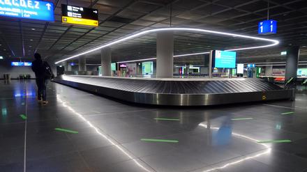 Die große Leere: Der Frankfurter Flughafen stellt am Freitag den Betrieb ein. 