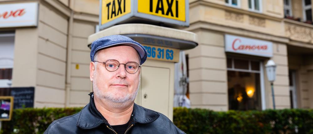 Klaus Meier ist als Taxi-Soziallotse beim Berliner Arbeitslosenzentrum angestellt. Den Berliner Droschkenkutschern gehe es schlecht, sagt er.