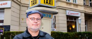 Klaus Meier ist als Taxi-Soziallotse beim Berliner Arbeitslosenzentrum angestellt. Den Berliner Droschkenkutschern gehe es schlecht, sagt er.