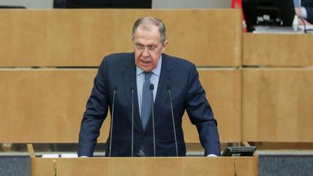 Russlands Außenminister Lawrow in der Duma. 