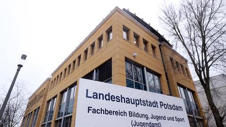 Am Palais Lichtenau befindet sich der Sitz des Potsdamer Jugendamts.