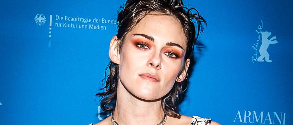 Berlin 73. Berlinale, Berlin, Eroeffnungsgala, Roter Teppich, Red Carpet, Berlinale Palast, 16.02.2023 73. Berlinale, Berlin, Eroeffnungsgala, Roter Teppich, Red Carpet, Berlinale Palast, Kristen Stewart, Jury Praesidentin, 16.02.2023, *** Berlin 73 Berlinale, Berlin, Opening Gala, Red Carpet, Red Carpet, Berlinale Palast, 16 02 2023 73 Berlinale, Berlin, Opening Gala, Red Carpet, Red Carpet, Berlinale Palast, Kristen Stewart, Jury President, 16 02 2023, Copyright: xEibner-Pressefotox EP_JBH