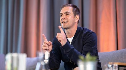 Philipp Lahm macht sich für Nachhaltigkeit im Fußball stark und fordert ein Umdenken.