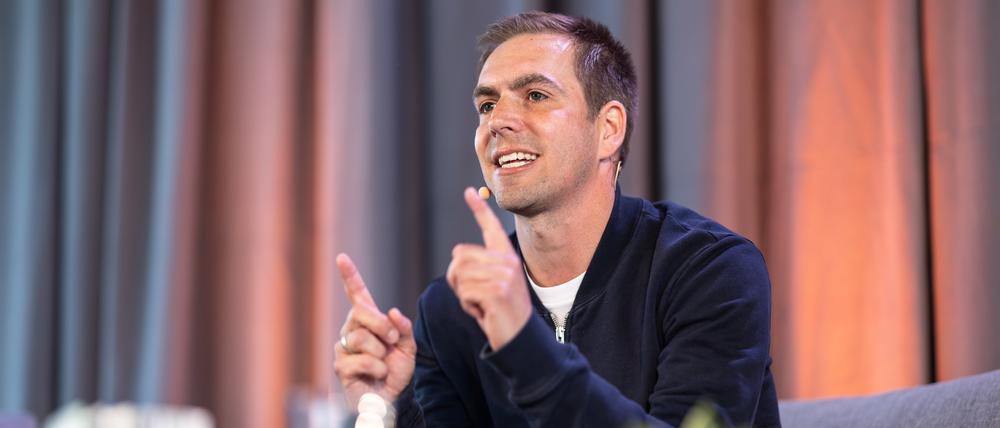 Philipp Lahm macht sich für Nachhaltigkeit im Fußball stark und fordert ein Umdenken.