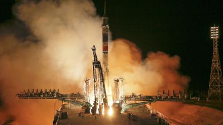 Eine Sojus-Rakete, Flug Sojus MS-12, startet zur Internationalen Raumstation ISS.
