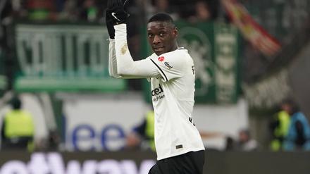 Randal Kolo Muani bedankt sich.