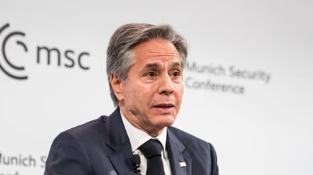 US-Außenminister Tony Blinken spricht während einer Podiumsdiskussion auf der Münchner Sicherheitskonferenz (Symbolbild).