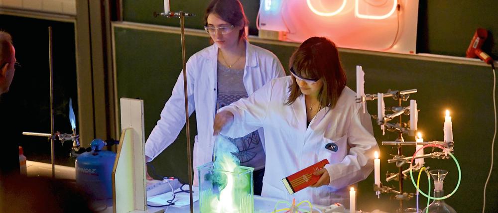 Wer sollte etwas dagegen haben, mit möglichst vielen Menschen in Austausch über Wissenschaft zu treten, etwa bei Langen Nächten der Wissenschaft. Das Problem: nicht alle werden erreicht. 