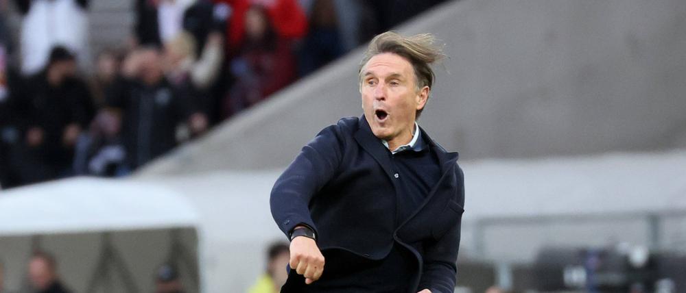 Kurz brach es aus ihm raus. Stuttgarts Trainer Bruno Labbadia nach dem 3:0-Sieg über Köln.