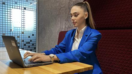 Ilirida Feriki, 19, lernt Bankkauffrau.