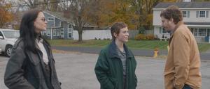 Hannah Gross, Sophia Lillis und Michael Cera in „The Adults“.