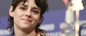 Jurypräsidentin und Schauspielerin Kristen Stewart (USA) nimmt an der Pressekonferenz der Internationalen Jury teil. Die 73. Internationalen Filmfestspiele finden vom 16. bis 26. Februar 2023 in Berlin statt. +++ dpa-Bildfunk +++