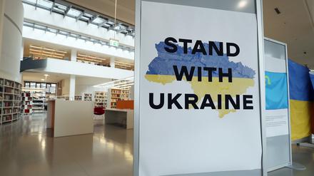 In der Stadt- und Landesbibliothek ist die Fotoausstellung "Slawa Ukrajini - Ruhm der Ukraine" zu sehen.