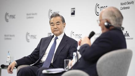 Wang Yi, oberster Außenpolitiker Chinas, kündigte auf der Münchner Sicherheitskonferenz eine Friedensinitiative für die Ukraine an.