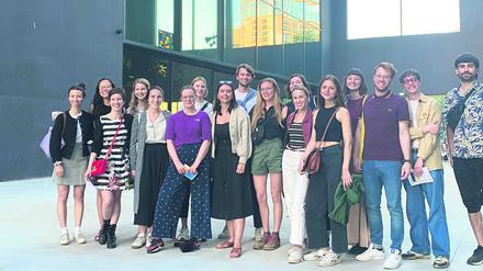 Sciences Po trifft Otto-Suhr-Institut: Studierende des deutsch-französischen Doppelmasters verbringen ihr erstes Studienjahr in Paris und das zweite an der Freien Universität in Berlin. Das Foto zeigt die Gruppe bei einer Exkursion nach Straßburg im Mai 2022. 