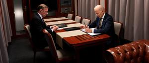 Präsident Joe Biden sitzt mit dem nationalen Sicherheitsberater Jake Sullivan im Zug nach Kiew, um sein Treffen mit Wolodymyr Zelenskiy vorzubereiten.