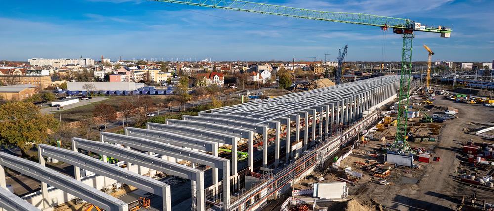 Der Beton von Sonocrete wird auch beim Bahnwerk in Cottbus eingesetzt. 
