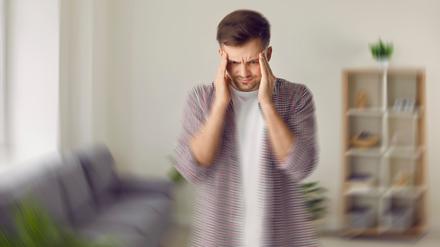 Tinnitus bedeutet, ein Geräusch zu hören, für das es keine äußere Quelle gibt.
