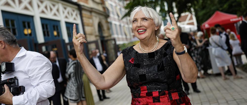 ARCHIV - 25.07.2022, Bayern, Bayreuth: Claudia Roth (Bündnis 90/Die Grünen), Kulturstaatsministerin, bei der Eröffnung der Bayreuther Richard-Wagner-Festspiele im Festspielhaus auf dem Grünen Hügel. (zu dpa "Unruhe auf dem Grünen Hügel: Es geht ums Geld") Foto: Daniel Löb/dpa +++ dpa-Bildfunk +++