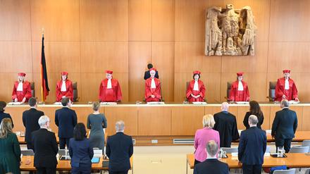 Der Zweite Senat des Bundesverfassungsgerichts verkündet das Urteil in der Causa Desiderius-Erasmus-Stiftung.