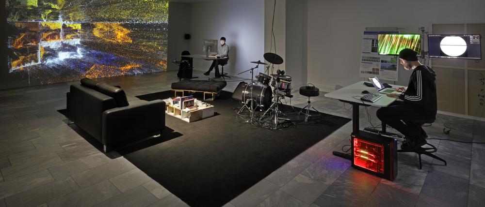 Roman Lipski in seinem „Living Studio“, das von 23. bis 26. Februar in der Julia Stoschek Collection aufgebaut ist.