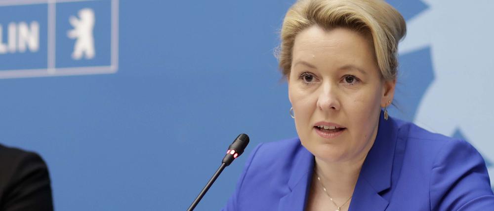 Regierende Bürgermeisterin Franziska Giffey
bei der Pressekonferenz zum 2. Gipfel gegen Jugendgewalt im Berliner Roten Rathaus