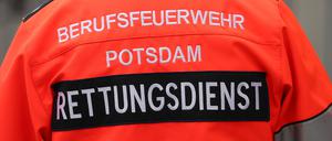 Die Potsdamer Feuerwehr ist auf der A115 im Einsatz.