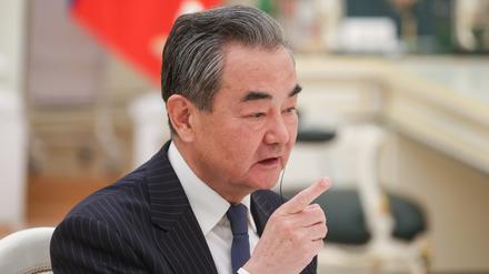 Bei einem Treffen mit dem leitenden chinesischen Außenpolitiker Wang Yi in Moskau hat Russlands Präsident Wladimir Putin die engen Beziehungen beider Länder zueinander als derzeit besonders wichtig gelobt. 