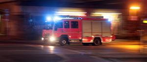 Blaulicht eines Einsatzfarzeugs in Berlin-Spandau, Symbolbild.