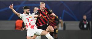 Beim letzten Aufeinandertreffen verteidigte Josko Gvardiol (li.) noch Erling Haaland. Nun spielen beide bei Manchester City. 