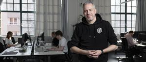 Jan Thomas führt schon seit Jahren Interviews mit Gründer:innen. Nun arbeit er am Aufbau von Deutschlands größter Start-up-Datenbank.