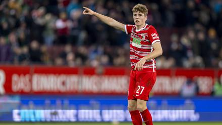 Arne Engels spielt an diesem Samstag mit dem FC Augsburg im Olympiastadion.