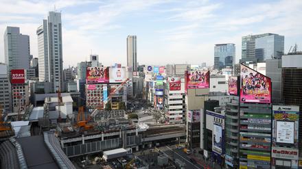 Skyline von Tokio. Japan verliert seinen Status als drittgrößte Volkswirtschaft der Welt. 