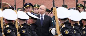 Der russische Präsident Putin bei einer Militärzeremonie.