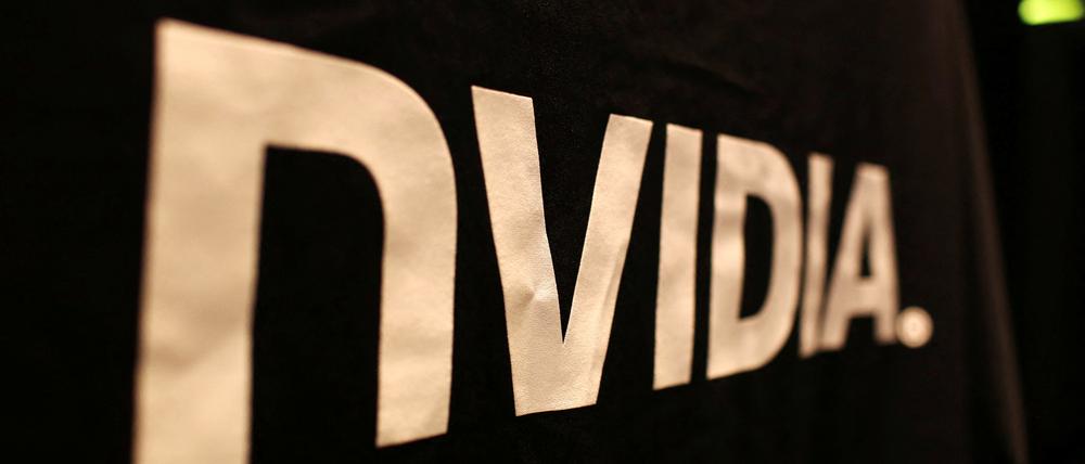FILE PHOTO: The logo of technology company Nvidia is seen at its headquarters in Santa Clara, California February 11, 2015.  REUTERS/Robert Galbraith  (UNITED STATES - Tags: SCIENCE TECHNOLOGY BUSINESS LOGO)/File Photo