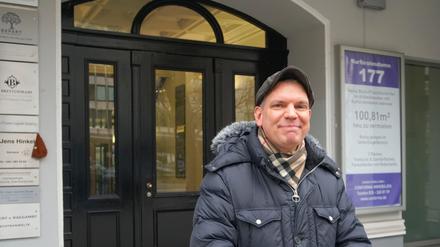 Nicolas Basse am Kurfürstendamm 177, wo Else Blochwitz verfolgte Menschen vor den Nazis rettete.