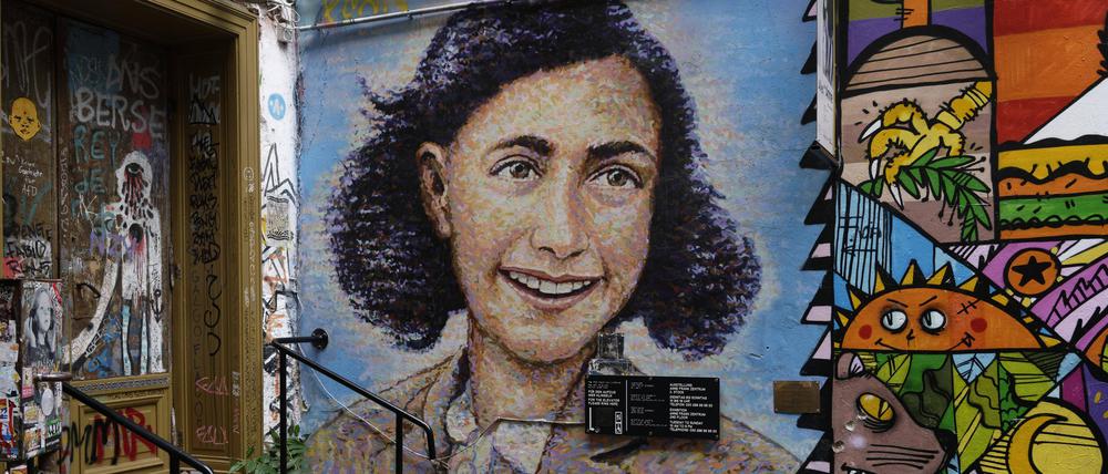 Die Hackeschen Höfe, Anne Frank Zentrum.