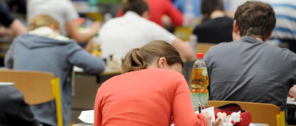 In Brandenburg ist der Weg zur Schule für viele Schüler weit.