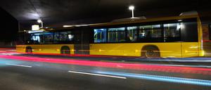 Im Jahr 1991 erhielt die ganze Stadt dreistellige Liniennummern. Die BVG erklärt, was hinter der Nummerierung steckt.