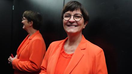 Doppelte Parteichefin: Saskia Esken ist nicht nur Kontrapart zum Co-Vorsitzenden Lars Klingbeil. Auch in ihrem Amt selbst übernimmt sie verschiedene Funktionen.  